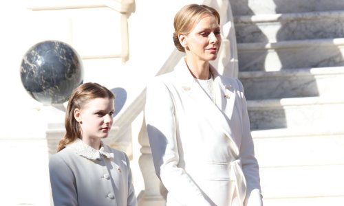 Rijetki privilegij: Princeza Charlene s kćerkicom Gabriellom zablistala u bijelom pred Papom
