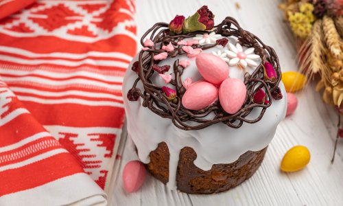 Uskrs bez muke: Pet kolača koje možete napraviti u jednom popodnevu