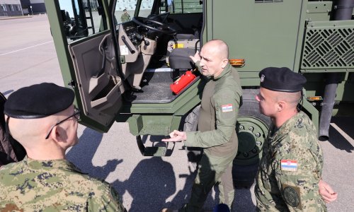 Anušić u Litvi pregledao najnoviju akviziciju Hrvatske vojske: 'Novo vozilo, mora upaliti'