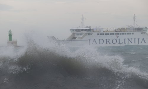 DHMZ objavio: Još jedna regija završila u crvenom, prijete leteće krhotine