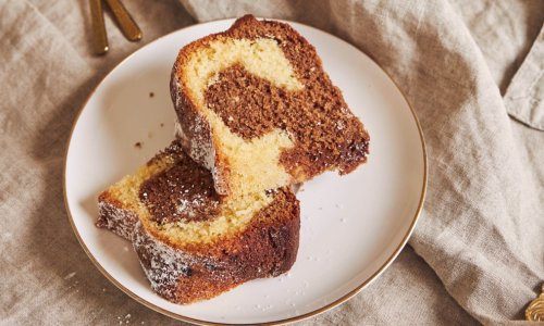 Miris djetinjstva za uskršnjim stolom: Oduševite sve tradicionalnim mramornim kolačem