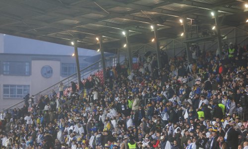 Potpuna ludnica u Zenici: Navijači BiH napunili stadion više od dopuštenog kapaciteta