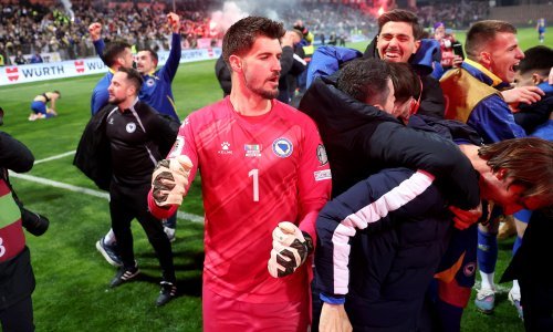 Vratar BiH bio je junak večeri, a godinama mu je najveća podrška supruga koju rijetko viđamo