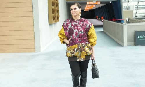 Ninin stajling djeluje kao da je složen u liftu između dva kata