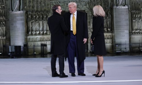 Trumpova šala o Brigitte Macron izazvala bijes, Macron mu javno uzvratio