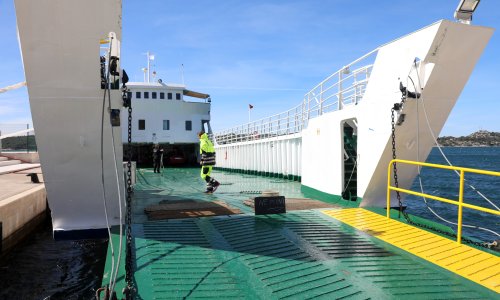 Bura stvara probleme u prometu, u prekidu neke katamaranske i brodske linije