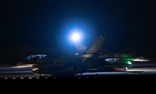 Noćna fotografija izazvala uzbunu: Koristi li se protiv Irana jedno od najkontroverznijih oružja današnjice?