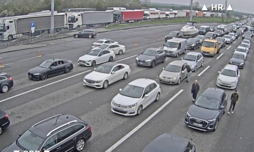 Stiže uskrsni vikend: Sve veće gužve na granicama, na Bajakovu se čeka satima