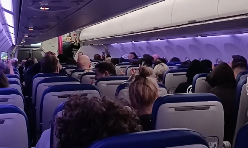 Na letu za Tuzlu došla je informacija da BiH ide na Svjetsko prvenstvo. Pogledajte reakciju putnika