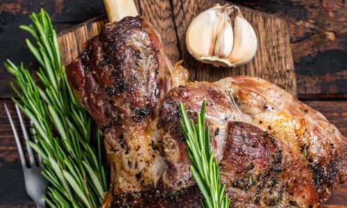 Jamie Oliver ima rješenje za Uskrs: Ovako se priprema sočna janjetina s umakom koji uspijeva svaki put