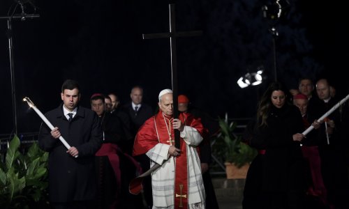 Papa nosio križ: 'Svaka osoba na vlasti odgovorit će Bogu zbog toga kako ispoljava svoju moć'