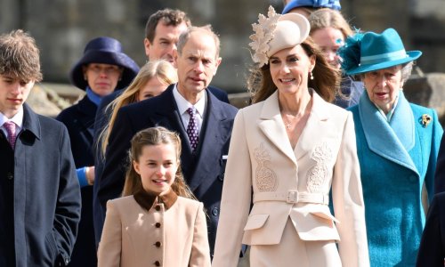 Kate Middleton oduševila je u već nošenoj haljini i s najmanjom torbicom