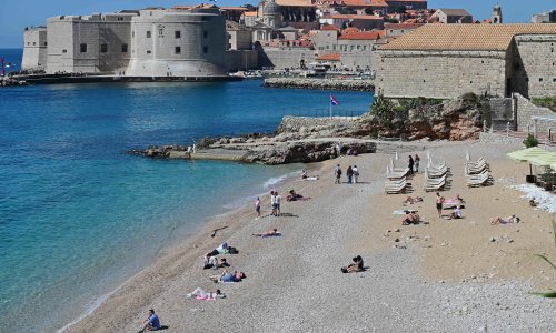 Ljeto se vratilo, ako pitate hrabre kupače: Pogledajte bajkovite prizore iz Dubrovnika