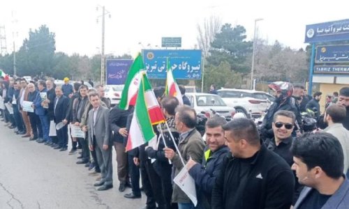 Dramatične snimke iz Irana: Stotine ljudi formirale 'živi lanac' na mostovima i oko elektrana