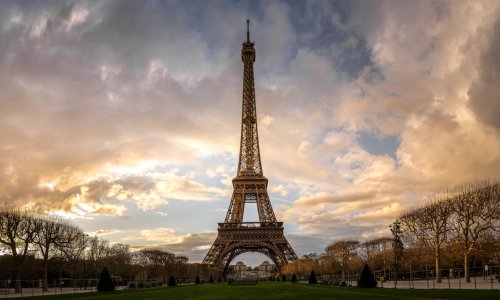 Kupite dio Pariza: Komad Eiffelova tornja ide na dražbu