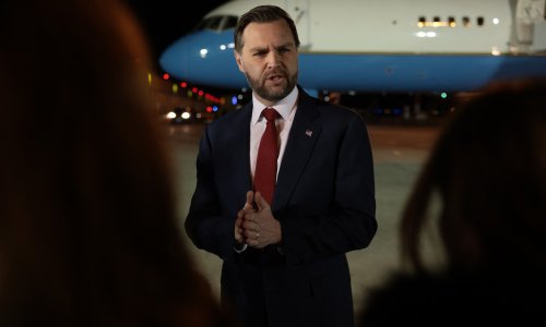 Nakon Trumpovog napada, i Vance papi poslao poruku koja je odjeknula