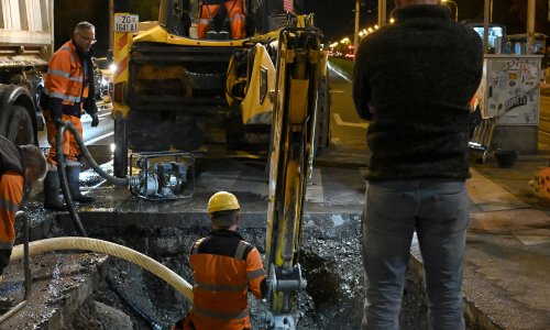 Kaos u Zagrebu: Voda preplavila jedno od najprometnijih križanja