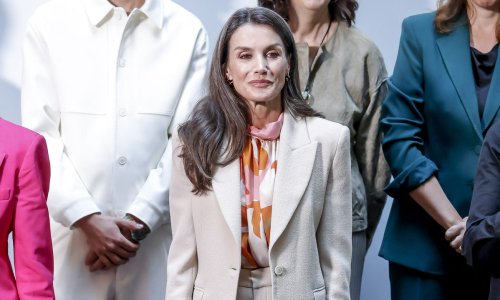 Svi su gledali u njezinu kosu: Savršeni proljetni stajling ovoga je puta pao u drugi plan