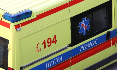 Dijete u Šibeniku palo s električnog romobila, u bolnici je