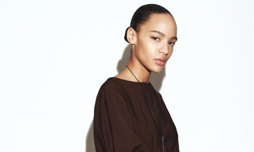 Jedan detalj čini ovu Zarinu haljinu savršenim komadom za ljubiteljice tihog luksuza