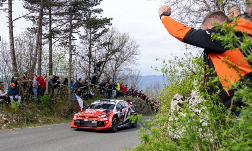 Kakva uzbuđenja na WRC-u! Najveći favorit izletio s ceste, gledatelji mu išli pomoći