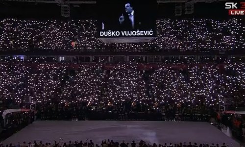 Beogradska Arena u suzama: Pogledajte oproštaj Grobara od Duška Vujoševića