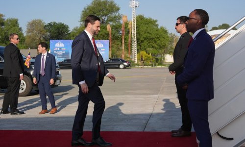 Vance napustio Pakistan, oglasio se Iran: 'Nitko to nije očekivao'