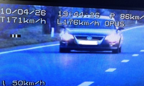 Policija zaustavila ženu koja je jurila skoro 180 km/h: U šoku ostali kad su čuli razlog