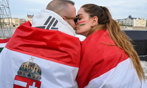 FOTO Opće veselje nakon prvih rezultata: Magyar potopio Orbana