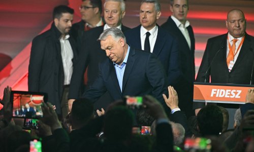 Fotografije koje će ući u povijesti: Orban s tugom u očima pozdravlja svoje birače
