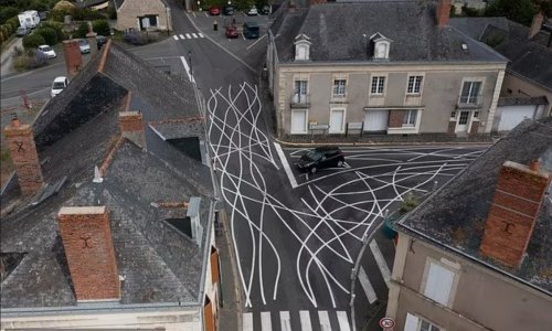 Ovo je najluđa cesta na svijetu: Znate li čemu služe silne crte?