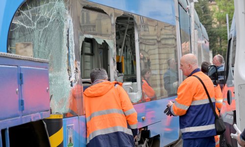 FOTO Sudar tramvaja i kamiona u Zagrebu, promet u zastoju