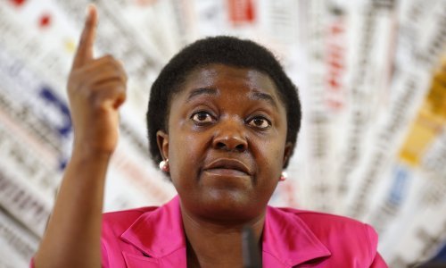 Banana na govornicu, usporedbe s orangutanom...