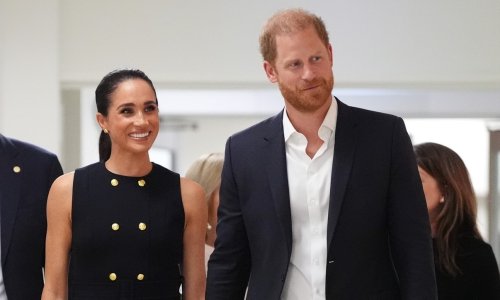 Besprijekoran chic: Meghan Markle nosi haljinu koja osvaja odličnim krojem