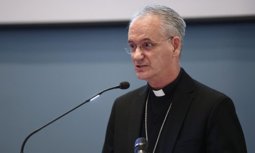 Počelo zasjedanje HBK: Kutleša pozvao na molitvu za mir u svijetu