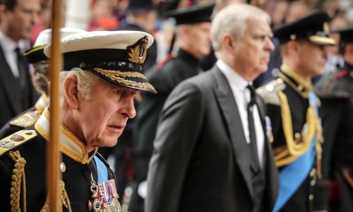 Mogao bi povući drastičan potez: Kralj Charles ne želi ni čuti za osramoćenog brata