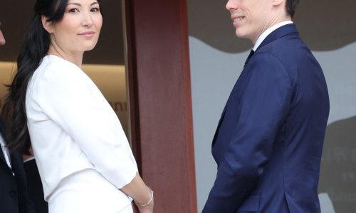 Značajni pogledi i poljubac pred svima: Unuk Grace Kelly nije se suzdržavao na tribinama