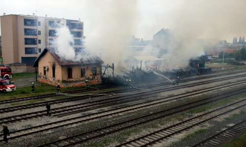 Dobre vijesti iz Osijeka: Ugašen požar skladišta HŽ-a, ozlijeđenih nema