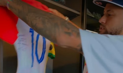 Neymar se hvalio dresovima pa izvadio hrvatski. Pogledajte kako je reagirao
