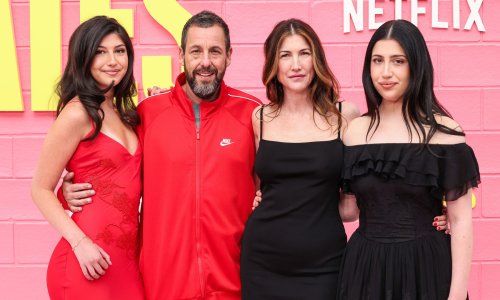 Adam Sandler pozirao sa suprugom i kćerima: 19- godišnja Sadie zvijezda je Netflixovog filma