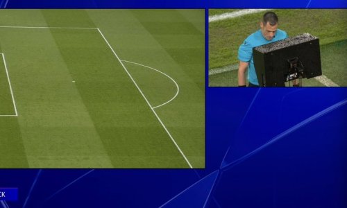 Nevjerojatno što je VAR večeras pokazao sucu: Scena s Anfielda nasmijala cijeli svijet