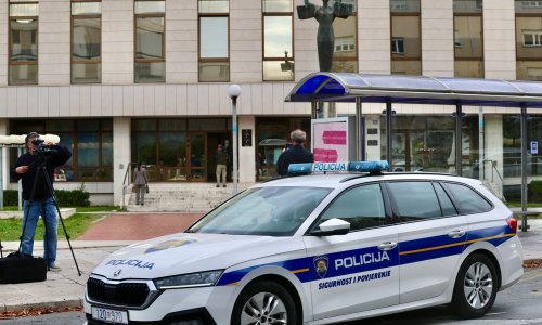 U tijeku velika policijska akcija: Traju pretresi, uhićene dvije osobe