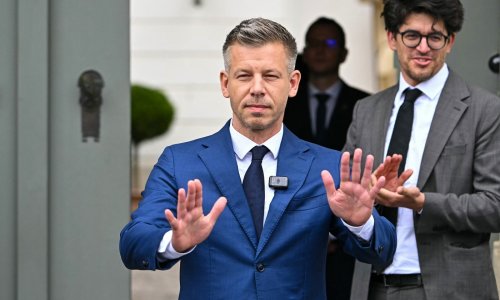 Pogledajte kako je Magyar mahao Orbanu iz predsjedničke palače: 'Život je najveći redatelj!'