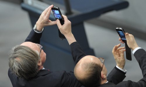 EU 'pokazuje zube': Vlade polako izbacuju WhatsApp i Signal iz službene komunikacije