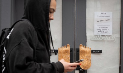 Više ne žele prodavati cipele: Poznati brend okreće se umjetnoj inteligenciji