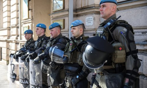 Dojave o bombama u Sarajevu, evakuirana dva trgovačka centra