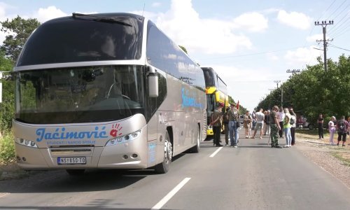 Zapaljen autobus vojvođanskog prijevoznika, podržava studente: 'Niste me uplašili'