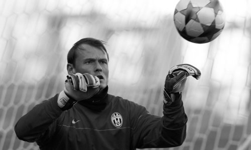 Tragedija potresla nogometni svijet: Poginuo bivši golman Arsenala, Juventusa, Liverpoola...