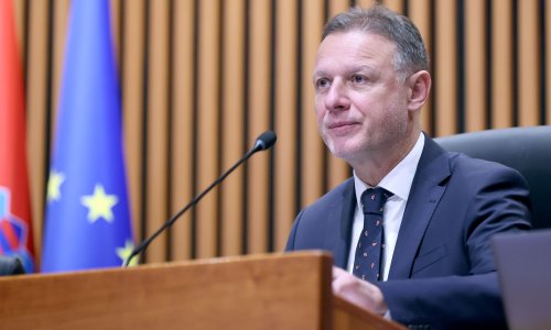 Sabor minutom šutnje odao počast preminuloj Sarafini Lauš