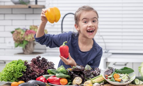 Za rast, energiju i zdrave navike: zašto su voće i povrće važni od najranije dobi